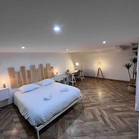 Le Cosy Garden: 4 Prs, Terrasse, Piscine Apartman *