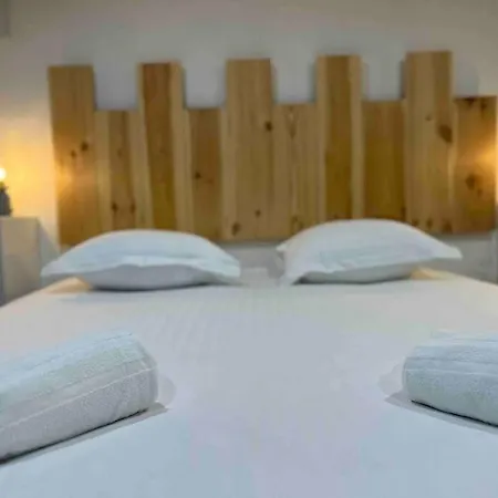 Le Cosy Garden: 4 Prs, Terrasse, Piscine Antibes